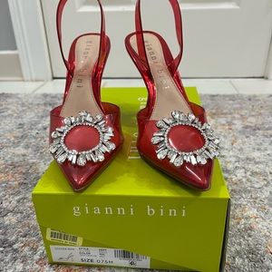 Gianni Bini red elegant shoe. Size 7.5. Fits TTS.
